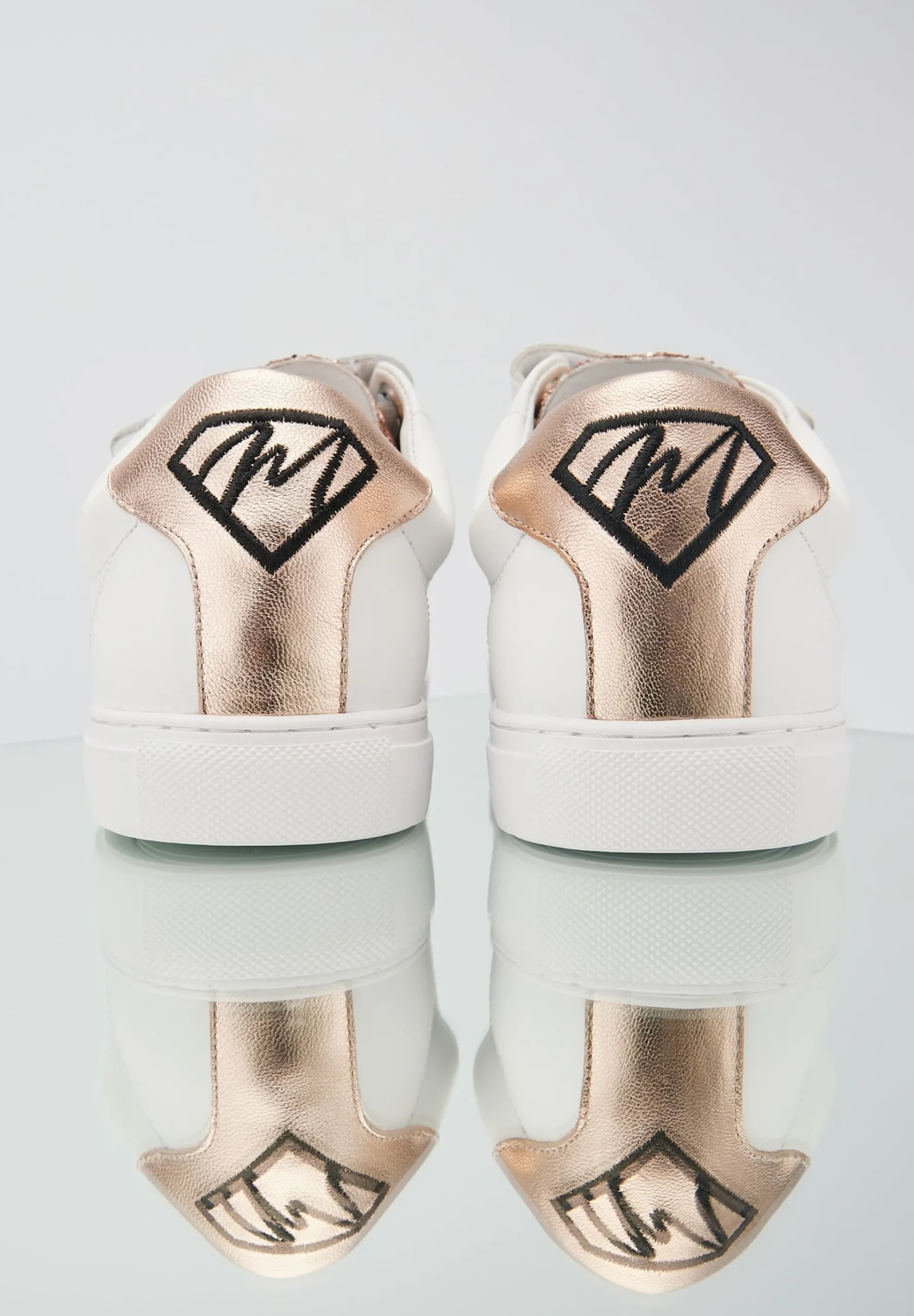 Bons Baisers Voir Toutes Les Silouhettes|Edith<Edith-