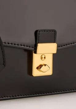 Bons Baisers Sacs Et Pochettes<La Môme