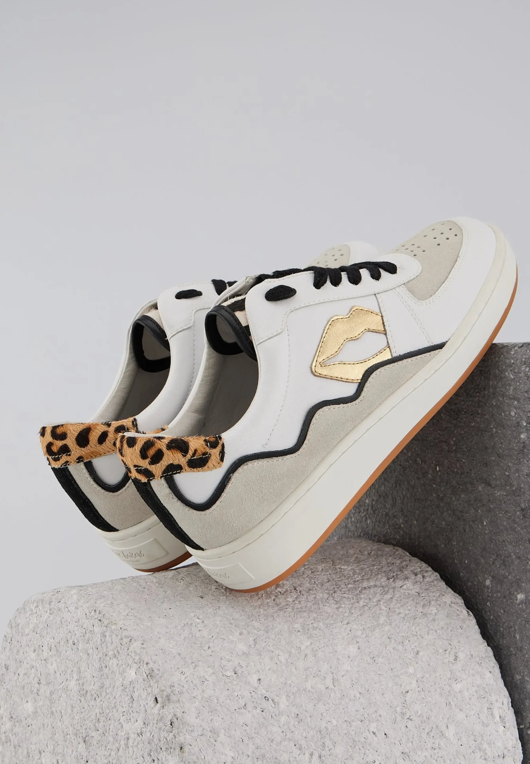 Bons Baisers Loulou<Loulou-