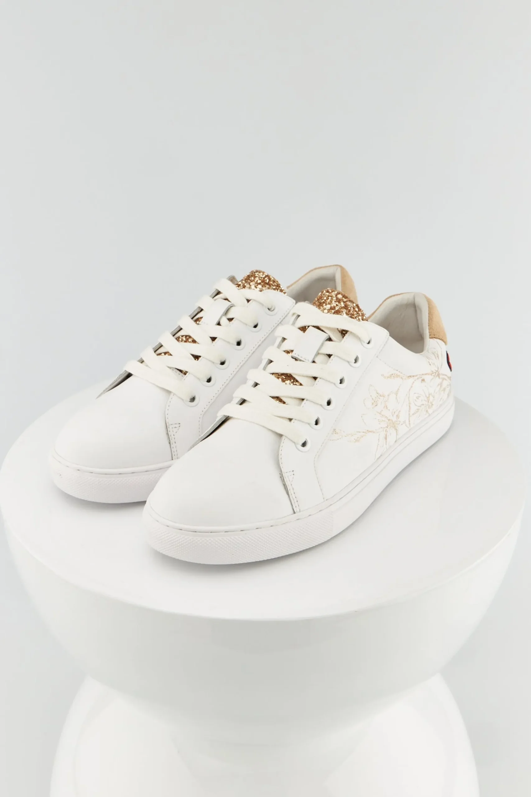 Bons Baisers Voir Toutes Les Silouhettes|Simone<Simone-